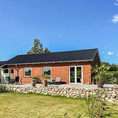 3 Bedroom In Hébergement de vacances Tranekær